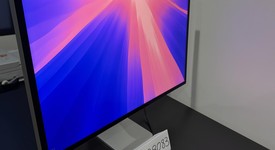 Mint
													Apple Studio Display 2022 - Standard Glass, Tilt and Height Adjustable Stand, photo 4 of 6