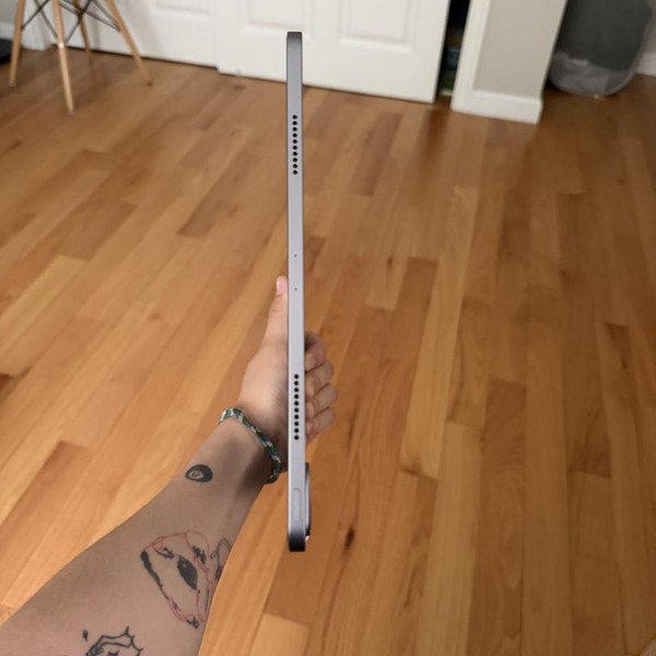 Apple iPad Pro 12.9 inch 6th Gen 2022 - Wi-Fi, 128 GB, Gray
