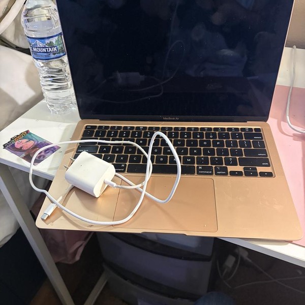 MacBook Air 2020 - 13 inch - 256 GB, Gold, 8 GB, Intel Core i3