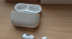 Used
													Apple AirPods Pro 2 - Lightning, photo 5 of 9