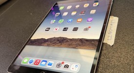 Fair
													Apple iPad Pro 10.5" - Wi-Fi, Gray, 256 GB, photo 2 of 6