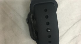 Good
													Apple Watch SE 1st Gen 44mm - Unlocked, Gray, A2354 - Cellular, Aluminum, photo 6 of 6