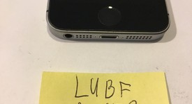 Good
													Apple iPhone SE 1st Gen 2016 - Verizon, Grey, 32 GB, A1662, photo 3 of 12