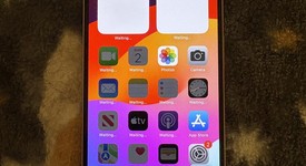 Mint
													Apple iPhone 15 - Unlocked, Pink, 128 GB, A2846, photo 2 of 10