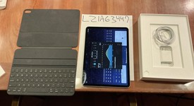 Good
													Apple iPad Pro 11" 2018 - AT&T, Silver, 256 GB, A2013, photo 2 of 5