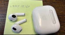 Used
													Apple AirPods 3rd Gen - Lightning Case, photo 2 of 3