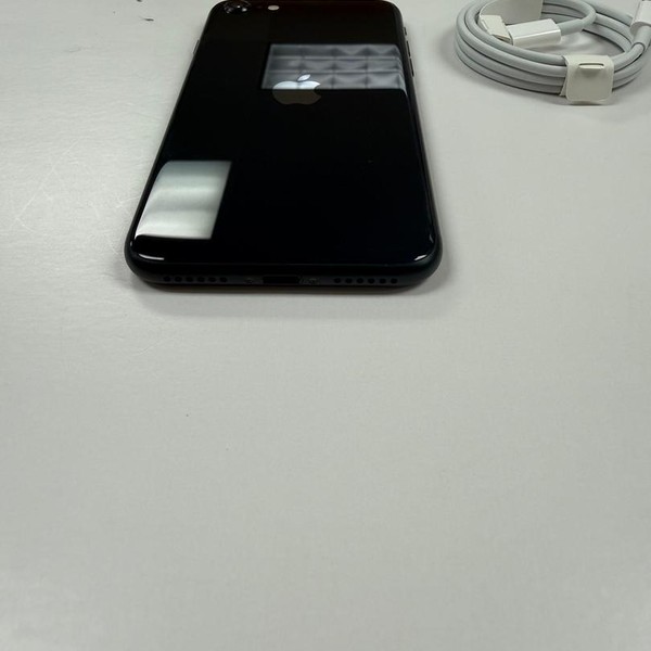 Apple iPhone SE 3rd Gen 2022 - Unlocked, 64 GB, Midnight, A2595