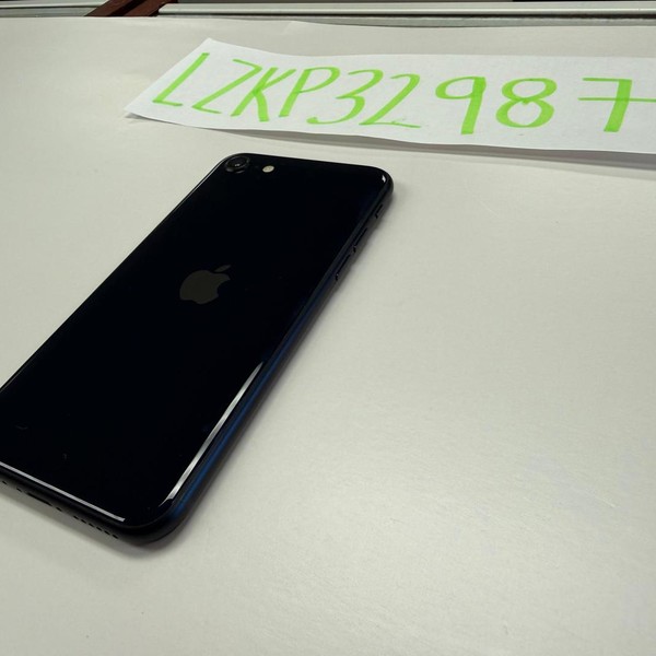 Apple iPhone SE 3rd Gen 2022 - Unlocked, 64 GB, Midnight, A2595