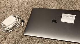 Mint
													MacBook Pro 2017 (With Touch Bar) - 15" - I7, Silver, 512 GB, 16 GB, photo 3 of 11
