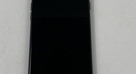 Fair
													Apple iPhone SE 3rd Gen 2022 - TracFone, Midnight, 64 GB, A2595, photo 2 of 7