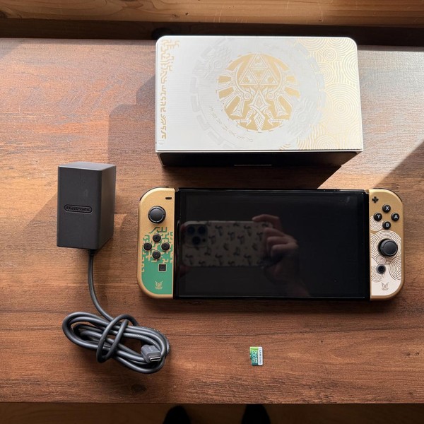 Nintendo Switch - OLED - 64 GB, White, The Legend of Zelda: Tears of the Kingdom Edition