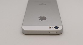 Good
													Apple iPhone SE 1st Gen 2016 - Unlocked, Silver, 64 GB, A1662, photo 3 of 8