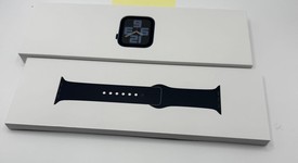 New
													Apple Watch SE 2nd Gen 44mm - Midnight, A2723 - GPS, Aluminum, photo 2 of 2