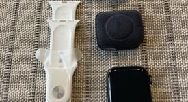 Mint
													Apple Watch Series 5 40mm - Gray, A2092 - GPS, Aluminum, photo 3 of 8