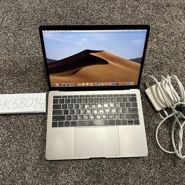 MacBook Pro 2017 (No Touch Bar) - 13 inch - 256 GB, Gray, 8 GB, Intel Core i5