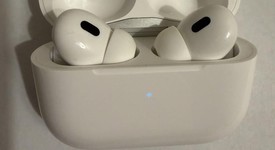 Used
													Apple AirPods Pro 2 - Lightning, photo 2 of 8