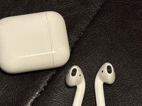 Apple AirPods 1st Gen
