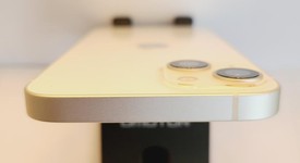 Mint
													Apple iPhone 13 - Unlocked, Starlight, 128 GB, A2482, photo 6 of 6