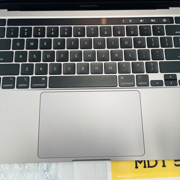 MacBook Pro 2020 - 13 inch - 512 GB, Gray, 16 GB, Intel Core i7