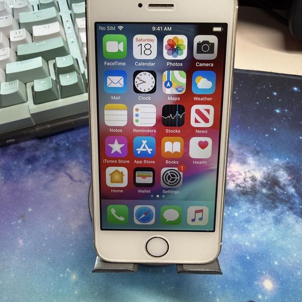 Apple iPhone 5S - Unlocked, 16 GB, Gold, A1533, GSM