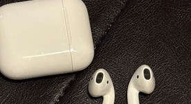 Used
													Apple AirPods 1st Gen - Lightning Case, photo 5 of 5