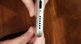 Good
													Apple iPhone 6S - Sprint, Silver, 64 GB, A1688, photo 5 of 10