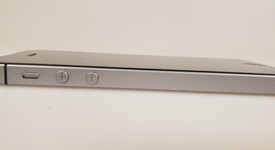 Fair
													Apple iPhone SE 1st Gen 2016 - Unlocked, Grey, 32 GB, A1723, photo 3 of 6