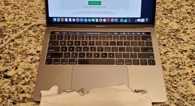 Good
													MacBook Pro 2019 - 13" - I5, Gray, 128 GB, 8 GB, photo 1 of 5
