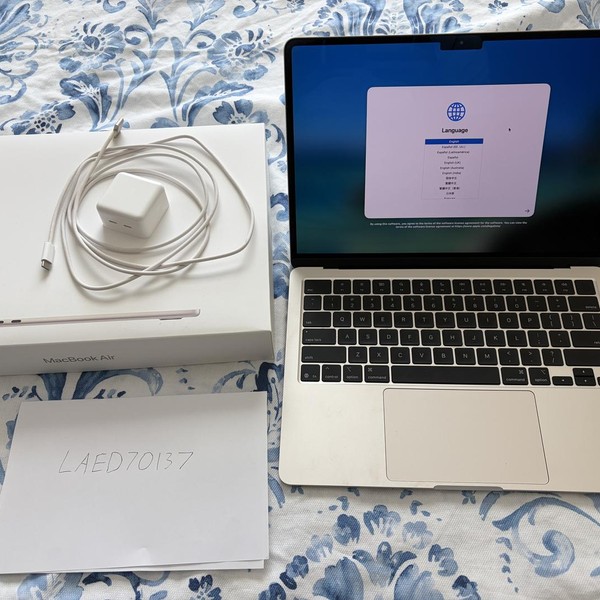 MacBook Air 2025 (M4) - 13 inch - 512 GB, Starlight, 16 GB, Apple M4