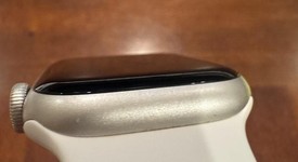 Good
													Apple Watch Series 9 41mm - Unlocked, Starlight, A2982 - Cellular, Aluminum, photo 5 of 8