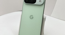 Mint
													Google Pixel 9 - Unlocked, Wintergreen, 128 GB, 12 GB, G2YBB, photo 3 of 5