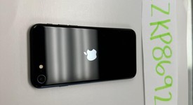 Mint
													Apple iPhone SE 3rd Gen 2022 - Unlocked, Midnight, 64 GB, A2595, photo 3 of 5