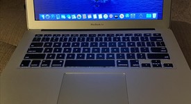 Good
													MacBook Air 2017 - 13" - I5, Silver, 256 GB, 8 GB, photo 4 of 14