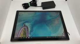 Good
													Microsoft Surface Pro 4 - 12.3 Inch - Wi-Fi, Black & Silver, 128 GB, 4 GB, photo 2 of 10