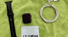 Good
													Apple Watch Series 4 44mm - Gray, A1978 - GPS, Aluminum, photo 1 of 13