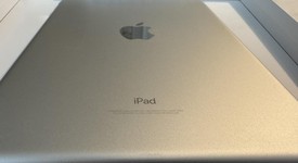 Good
													Apple iPad 6th Gen - Wi-Fi, Silver, 32 GB, A1893, photo 4 of 5