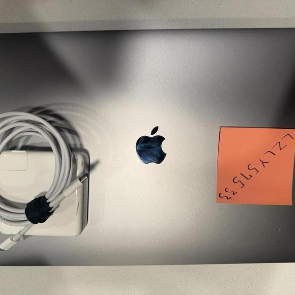 MacBook Pro 2018 (With Touch Bar) - 15 inch - I7, Gray, 256 GB, 32 GB