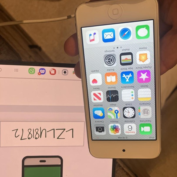 Apple iPod Touch 6th Gen - Wi-Fi, 16 GB, Silver