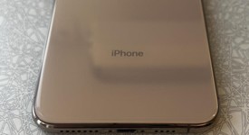 Good
													Apple iPhone Xs Max - Unlocked, Gold, 256 GB, A1921, photo 3 of 8