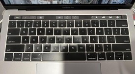 Mint
													MacBook Pro 2016 (With Touch Bar) - 13" - Silver, 256 GB, 8 GB, photo 2 of 12