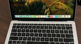 Good
													MacBook Air 2019 - 13" - I5, Silver, 128 GB, 8 GB, photo 2 of 6