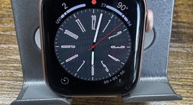 Good
													Apple Watch Series 5 40mm - Unlocked, Gold, A2094 Cellular, Aluminum, photo 5 of 5