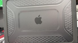 Mint
													MacBook Pro 2016 (With Touch Bar) - 13" - Silver, 256 GB, 8 GB, photo 3 of 12