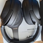 Used Sony WH-1000XM4 - Black