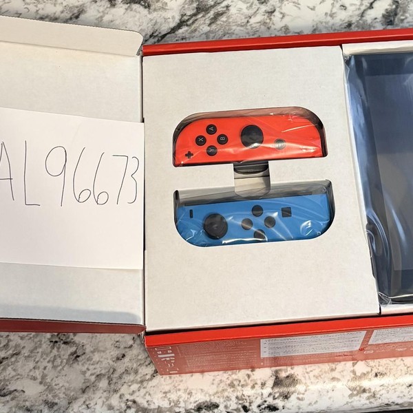 Nintendo Switch - Red & Blue, 32 GB