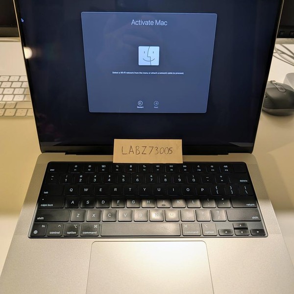 MacBook Pro 2021 - 14 inch - 1 TB, Silver, 16 GB, Apple M1 Pro 10-core