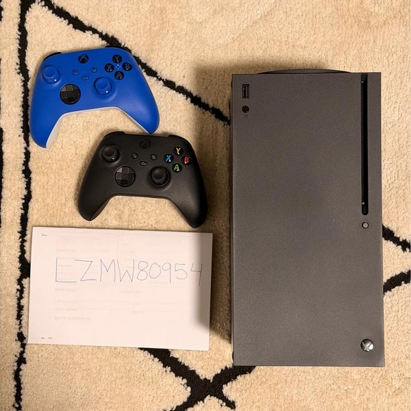 Xbox Series X (2020) - 1 TB, Black, standard