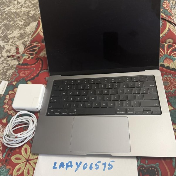 MacBook Pro 2021 - 14 inch - Apple M1 Pro 8-core, Silver, 512 GB, 16 GB