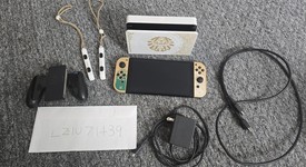 Good
													Nintendo Switch - OLED - White, 64 GB, The Legend of Zelda: Tears of the Kingdom Edition, photo 4 of 20