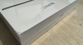 New
													Apple iPad 9th Gen - Unlocked, Gray, 64 GB, A2603, photo 5 of 7